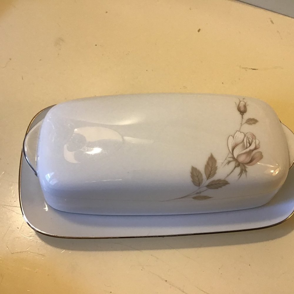 Noritake - Pasadena Rose Fine China - Butter Dish